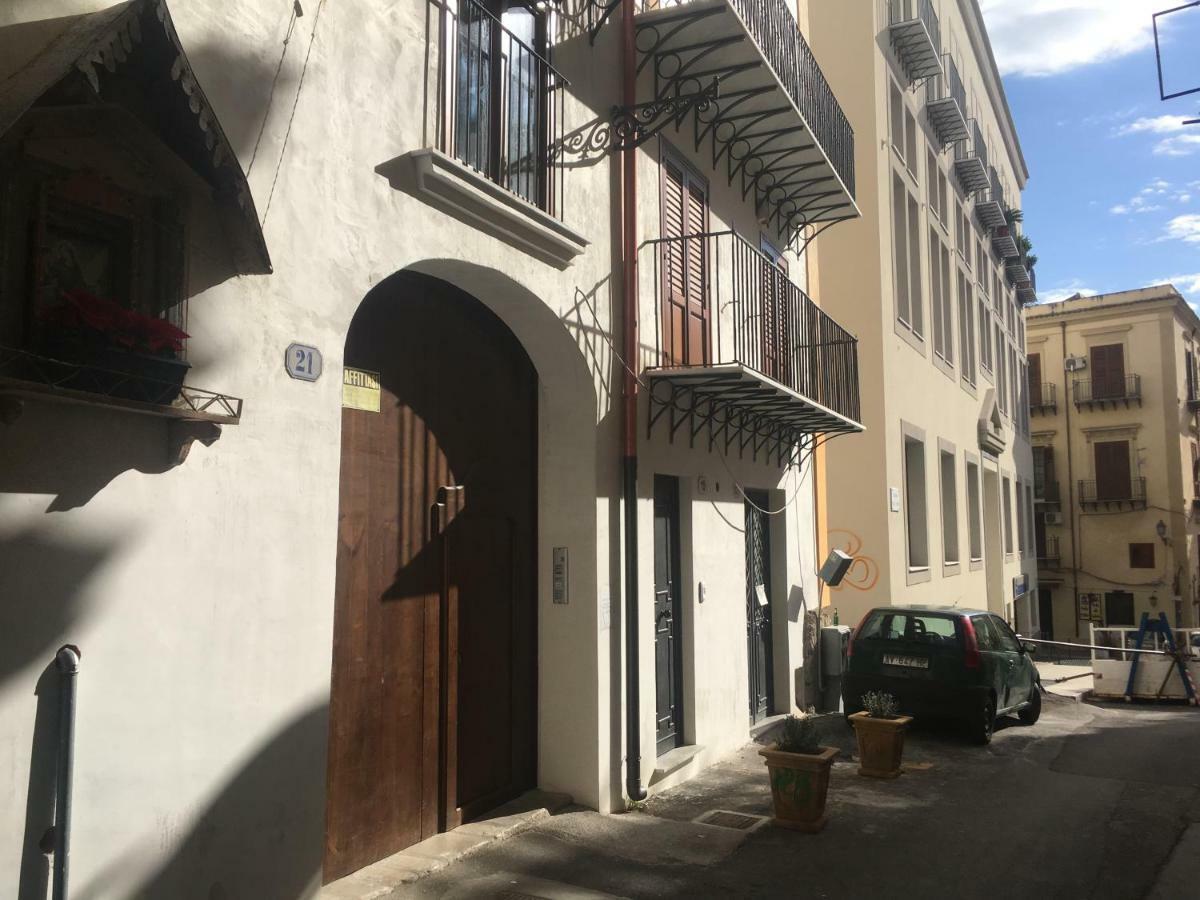 Discesa Delle Capre Studio Confort Palermo Eksteriør billede