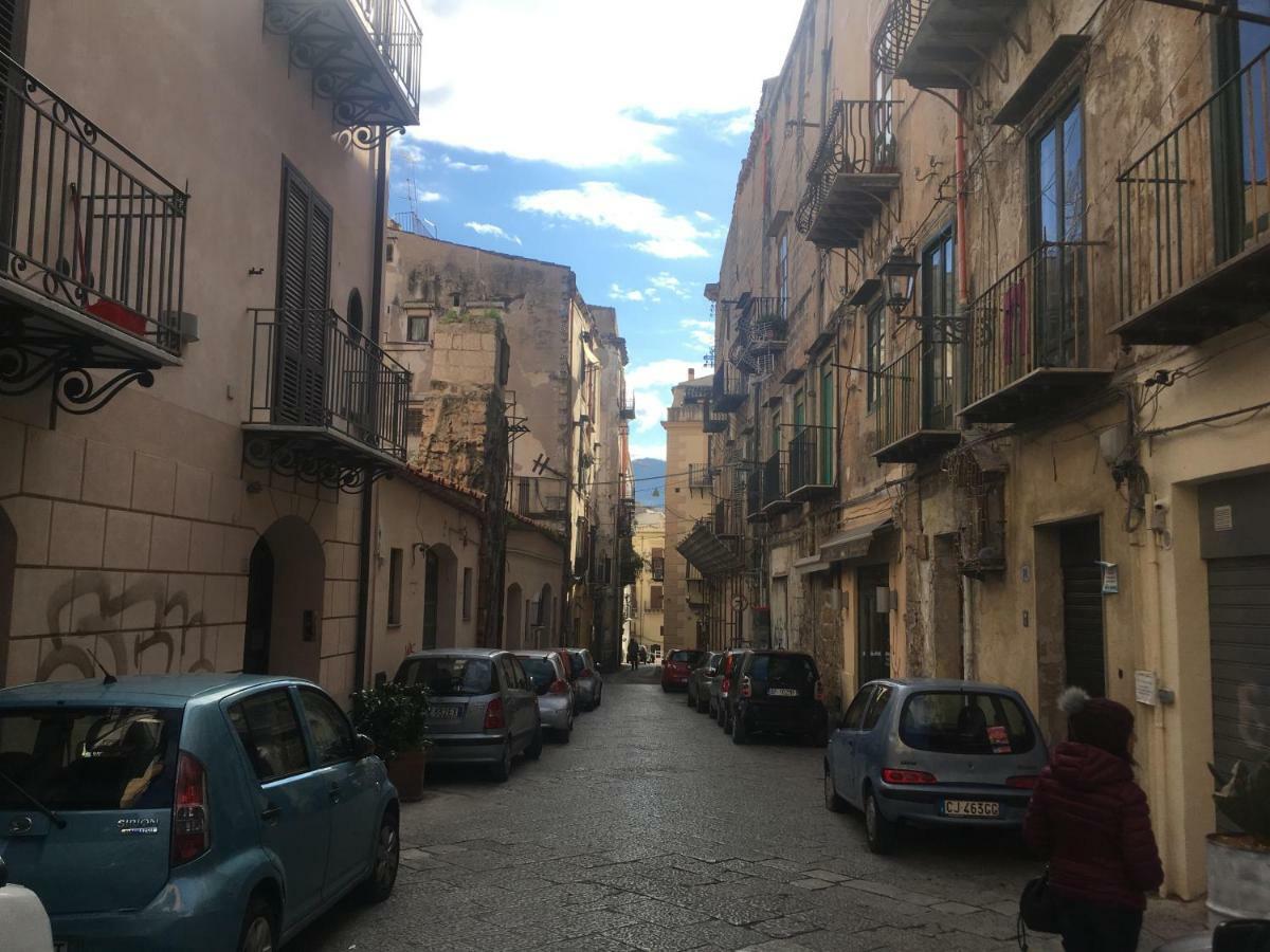 Discesa Delle Capre Studio Confort Palermo Eksteriør billede